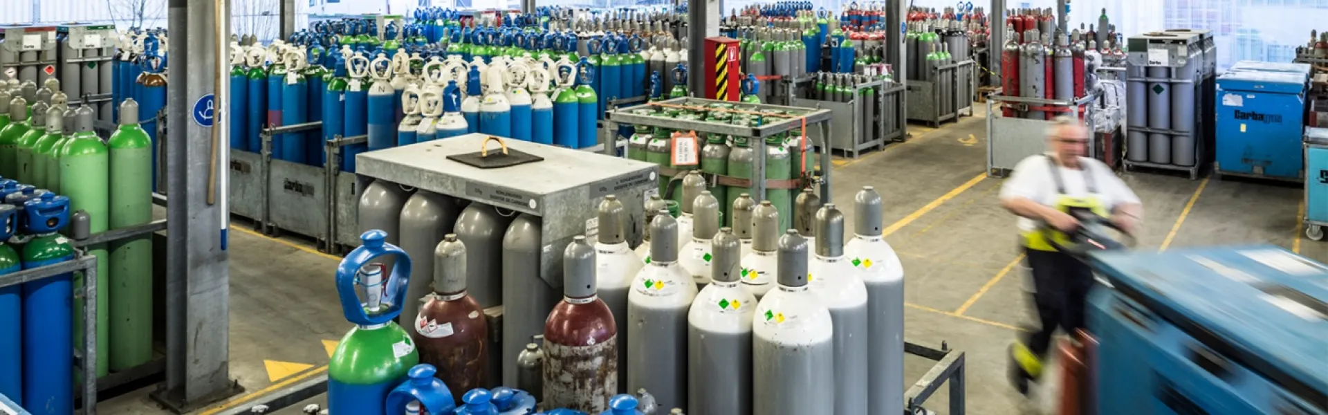 Lager mit Gasflaschen