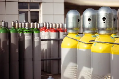 Gasflaschen Zylinder Bottles Cylinders Lager Storage